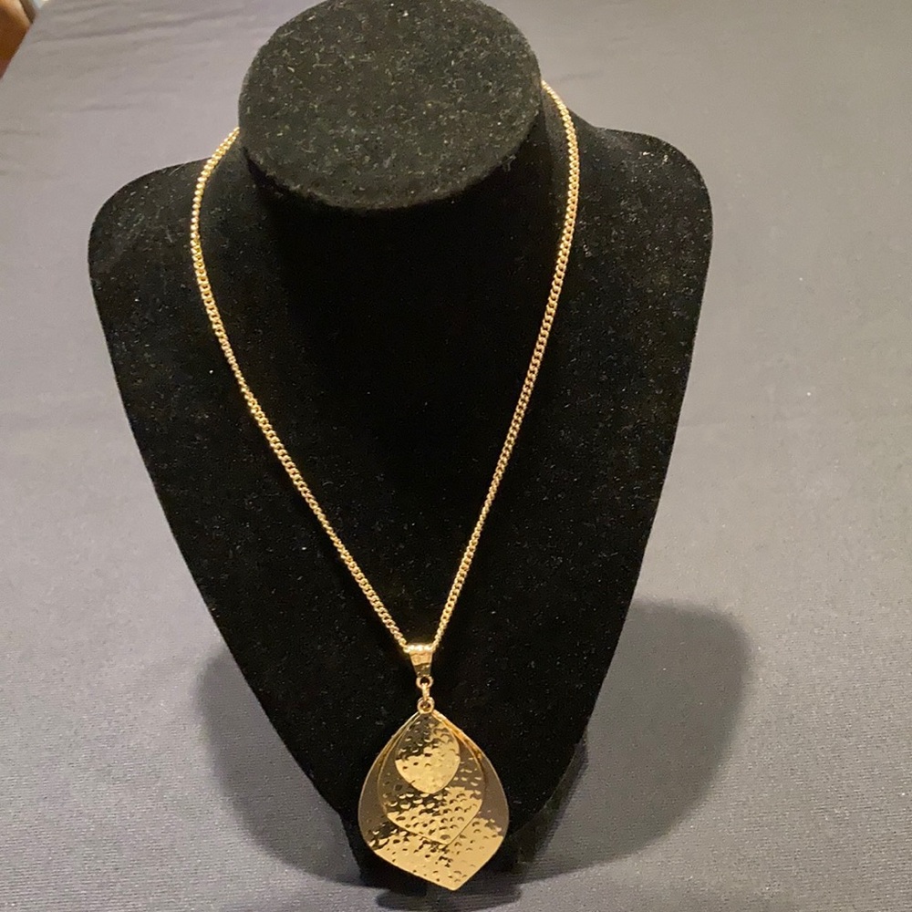 Ladies 24” necklace